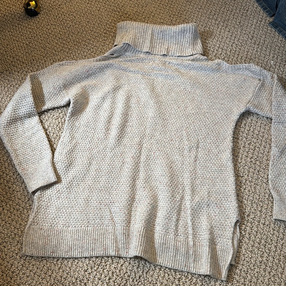 Sweater - Picture 2 of 6